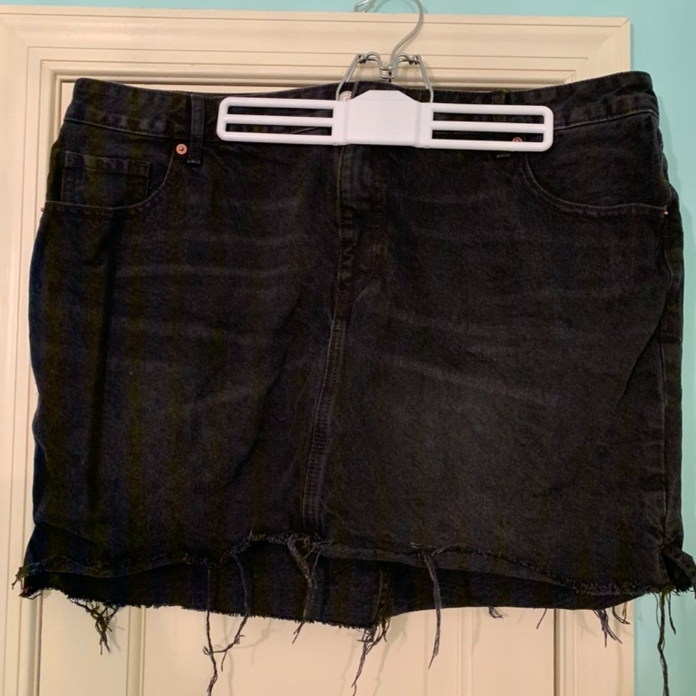 Old Navy Black Denim Skirt Size 18